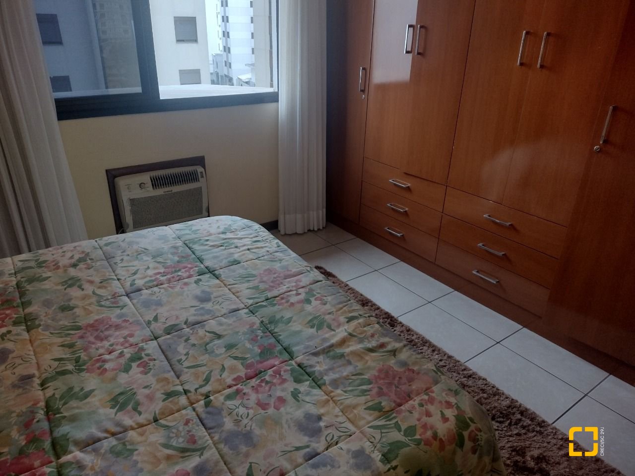 Apartamento com 140m², 5 quartos (sendo 2 suítes), 2 garagens, no bairro Centro em Florianópolis