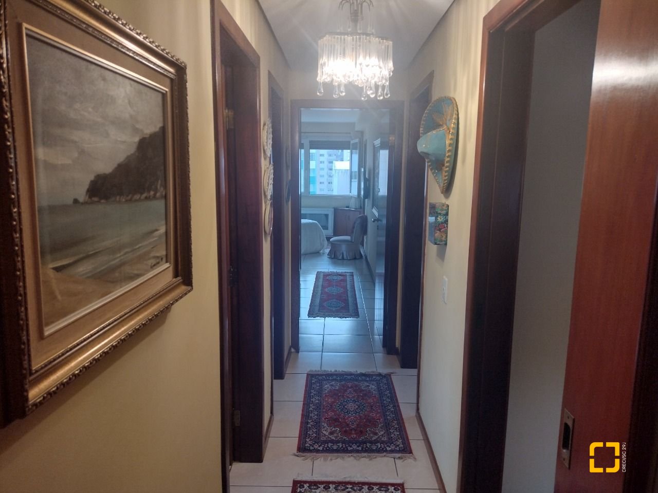 Apartamento com 140m², 5 quartos (sendo 2 suítes), 2 garagens, no bairro Centro em Florianópolis