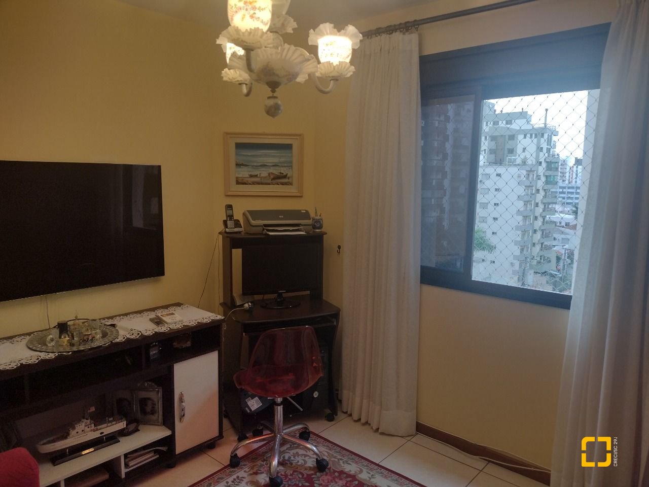 Apartamento com 140m², 5 quartos (sendo 2 suítes), 2 garagens, no bairro Centro em Florianópolis