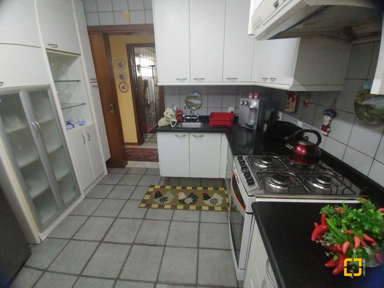 Apartamento com 140m², 5 quartos (sendo 2 suítes), 2 garagens, no bairro Centro em Florianópolis