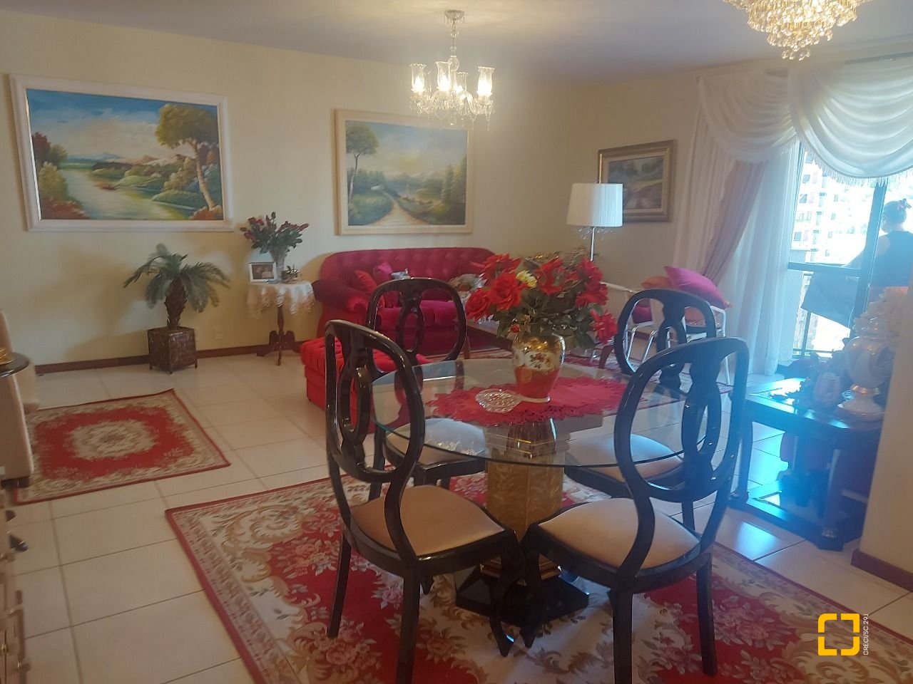 Apartamento com 140m², 5 quartos (sendo 2 suítes), 2 garagens, no bairro Centro em Florianópolis