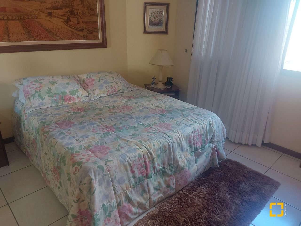 Apartamento com 140m², 5 quartos (sendo 2 suítes), 2 garagens, no bairro Centro em Florianópolis