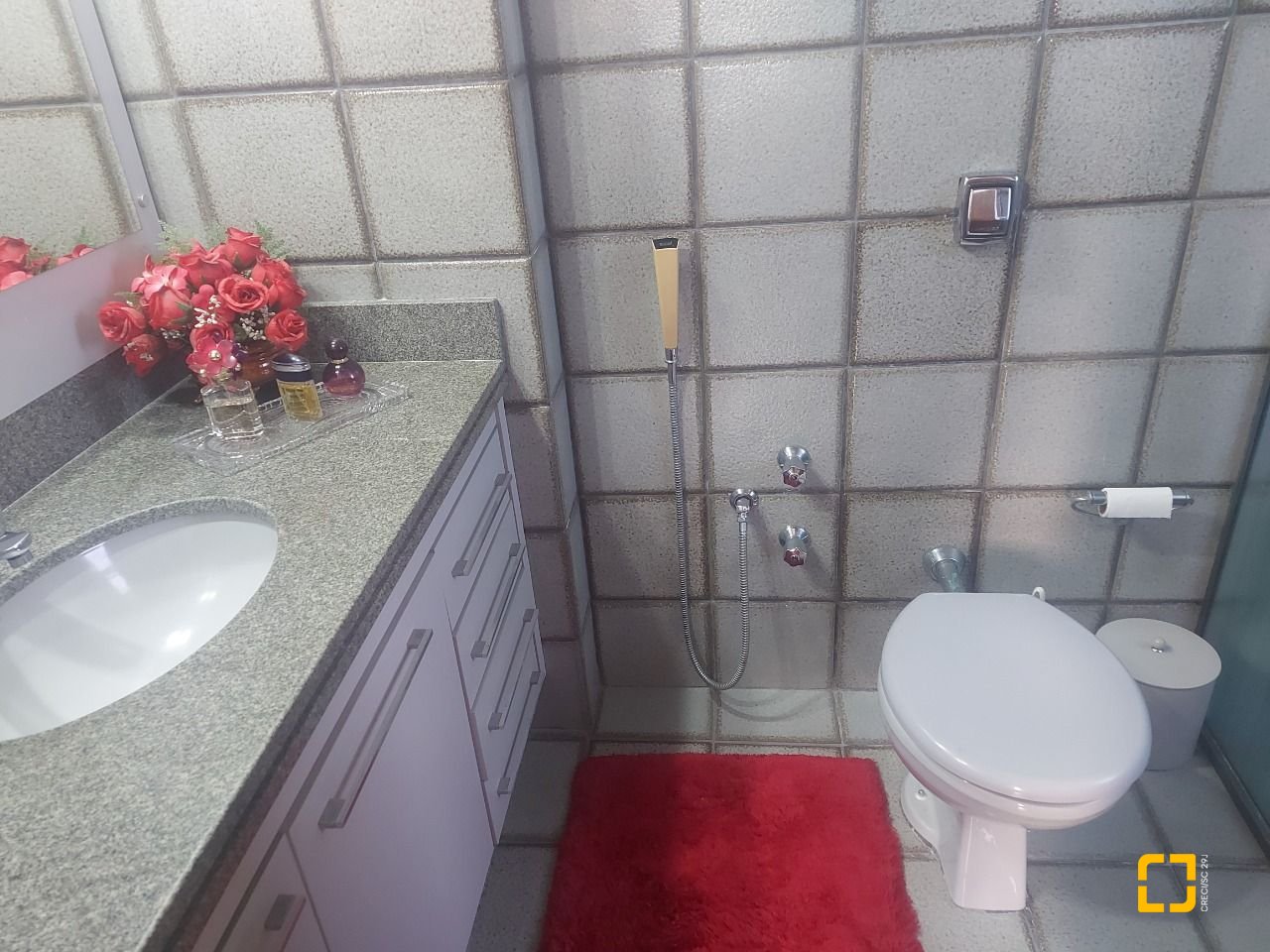 Apartamento com 140m², 5 quartos (sendo 2 suítes), 2 garagens, no bairro Centro em Florianópolis