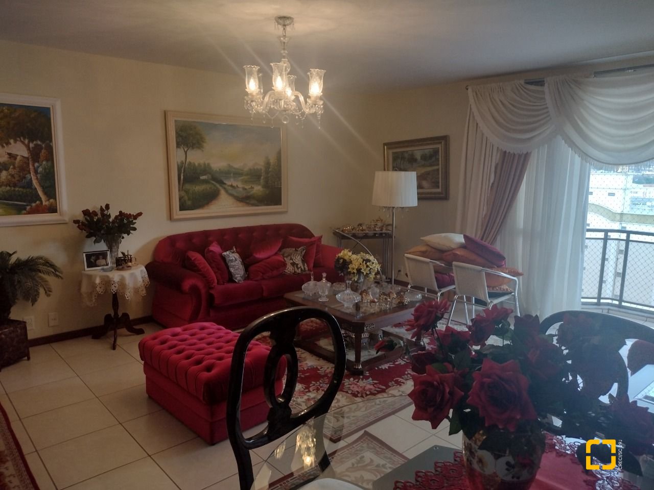 Apartamento com 140m², 5 quartos (sendo 2 suítes), 2 garagens, no bairro Centro em Florianópolis