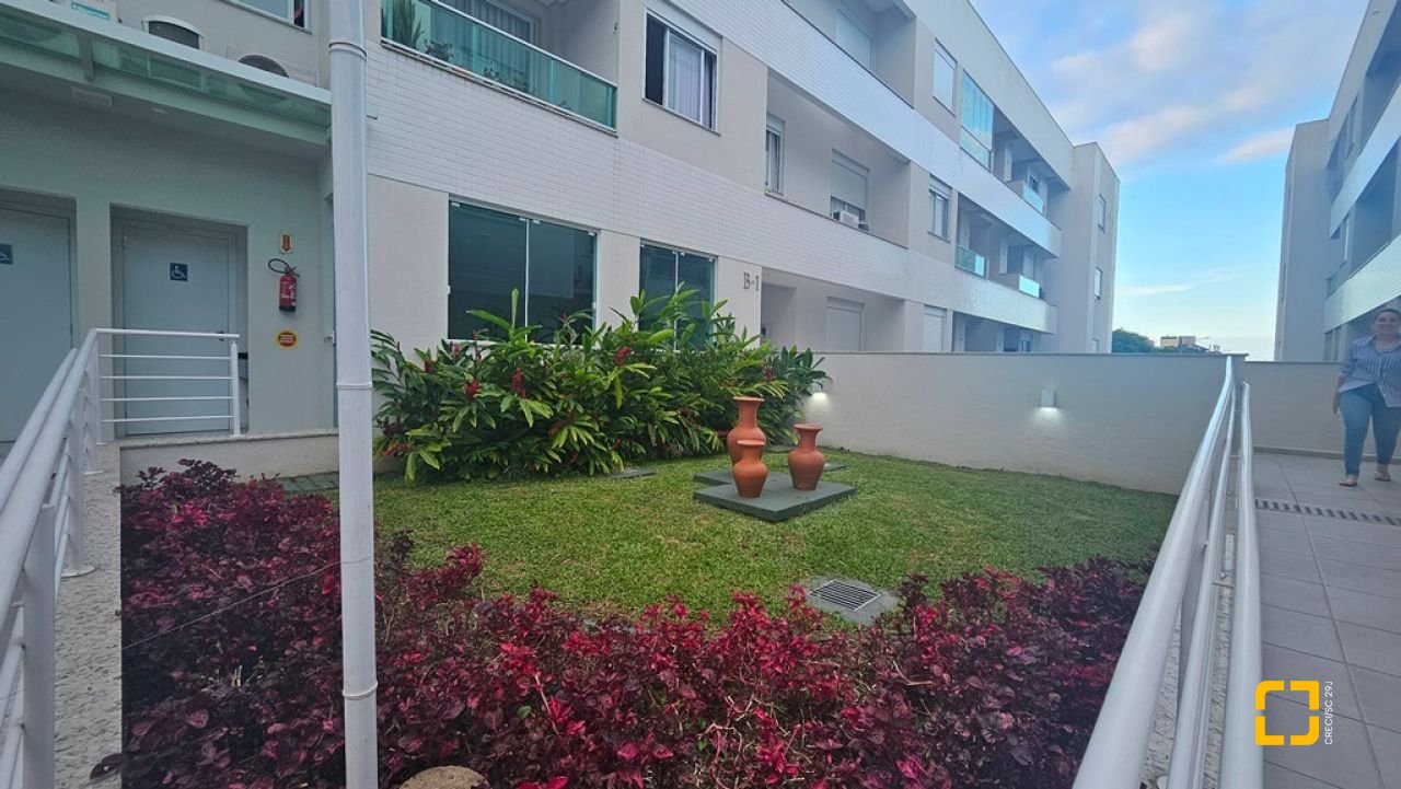 Apartamento com 71m², 4 quartos (sendo 1 suíte), 1 garagem, no bairro Canasvieiras em Florianópolis