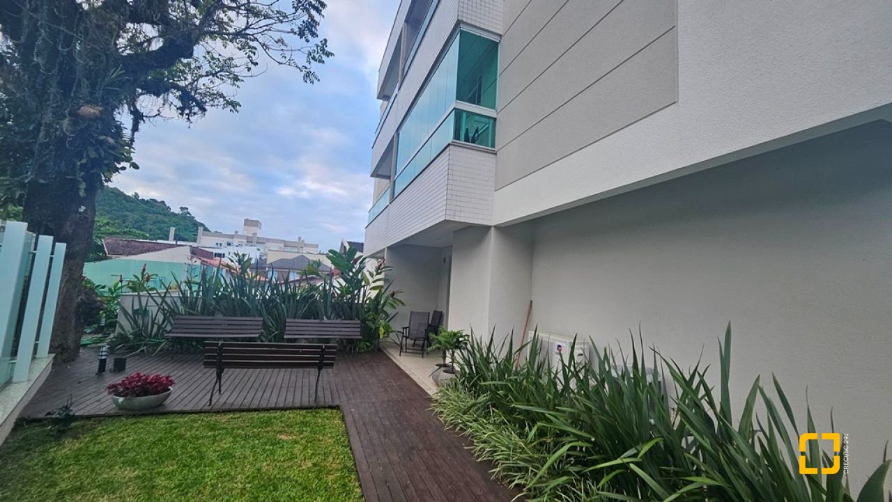 Apartamento com 71m², 4 quartos (sendo 1 suíte), 1 garagem, no bairro Canasvieiras em Florianópolis