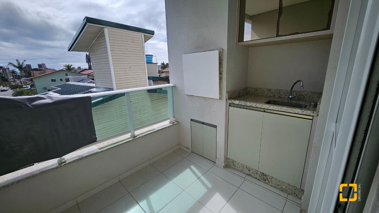 Apartamento com 71m², 4 quartos (sendo 1 suíte), 1 garagem, no bairro Canasvieiras em Florianópolis