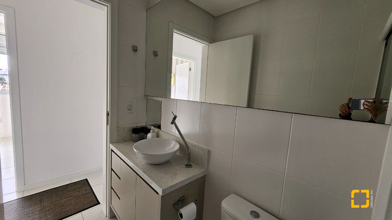 Apartamento com 71m², 4 quartos (sendo 1 suíte), 1 garagem, no bairro Canasvieiras em Florianópolis