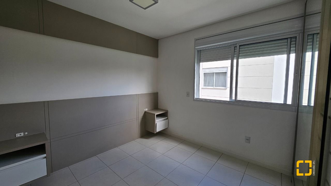 Apartamento com 71m², 4 quartos (sendo 1 suíte), 1 garagem, no bairro Canasvieiras em Florianópolis