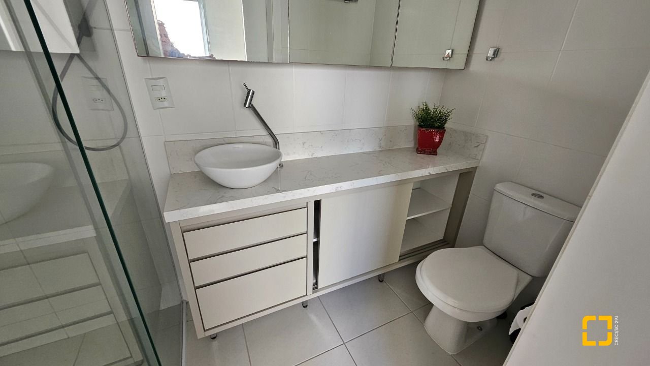 Apartamento com 71m², 4 quartos (sendo 1 suíte), 1 garagem, no bairro Canasvieiras em Florianópolis