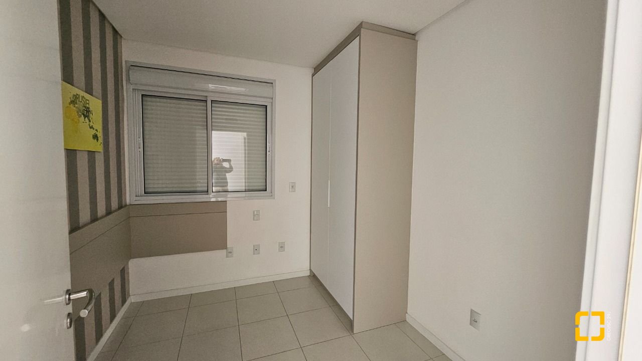 Apartamento com 71m², 4 quartos (sendo 1 suíte), 1 garagem, no bairro Canasvieiras em Florianópolis
