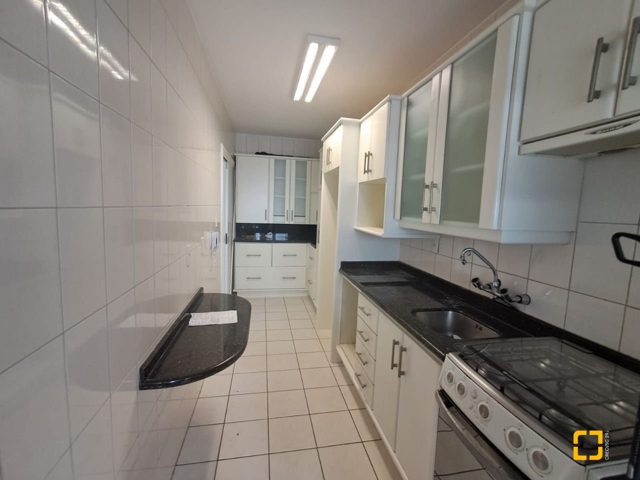 Apartamento com 88m², 4 quartos (sendo 1 suíte), 1 garagem, no bairro Centro em Florianópolis
