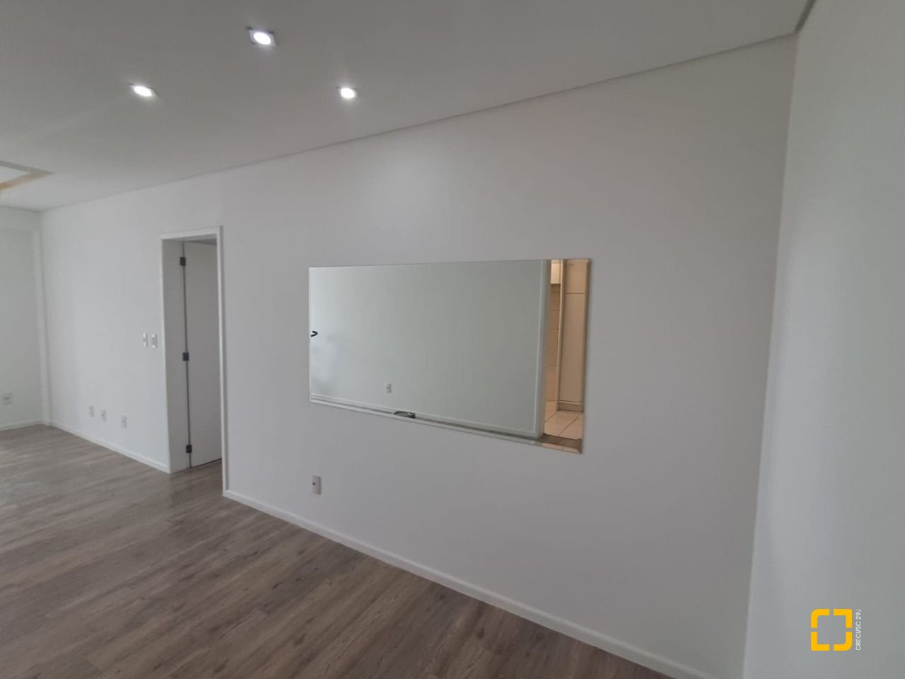 Apartamento com 88m², 4 quartos (sendo 1 suíte), 1 garagem, no bairro Centro em Florianópolis
