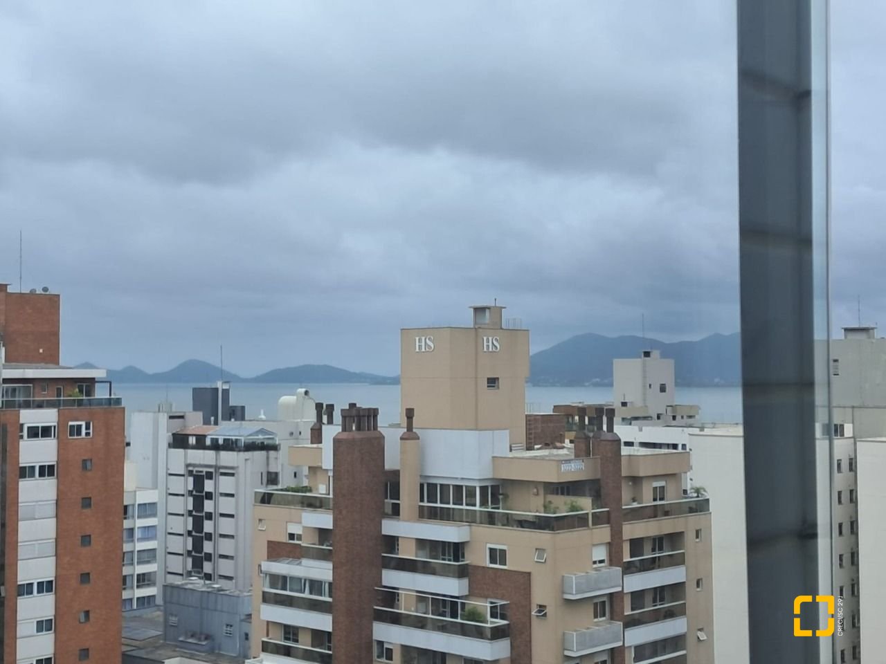 Apartamento com 88m², 4 quartos (sendo 1 suíte), 1 garagem, no bairro Centro em Florianópolis