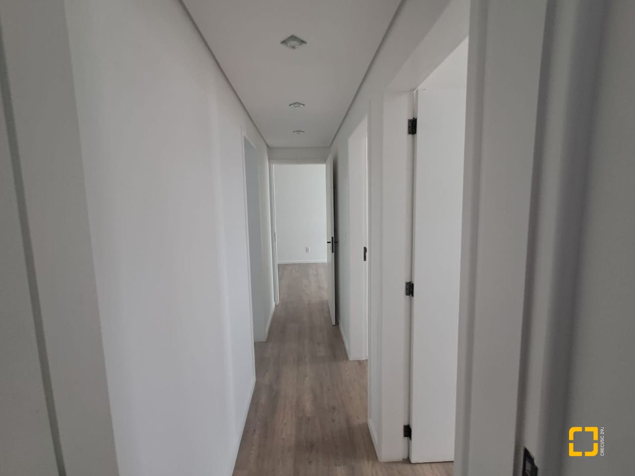 Apartamento com 88m², 4 quartos (sendo 1 suíte), 1 garagem, no bairro Centro em Florianópolis