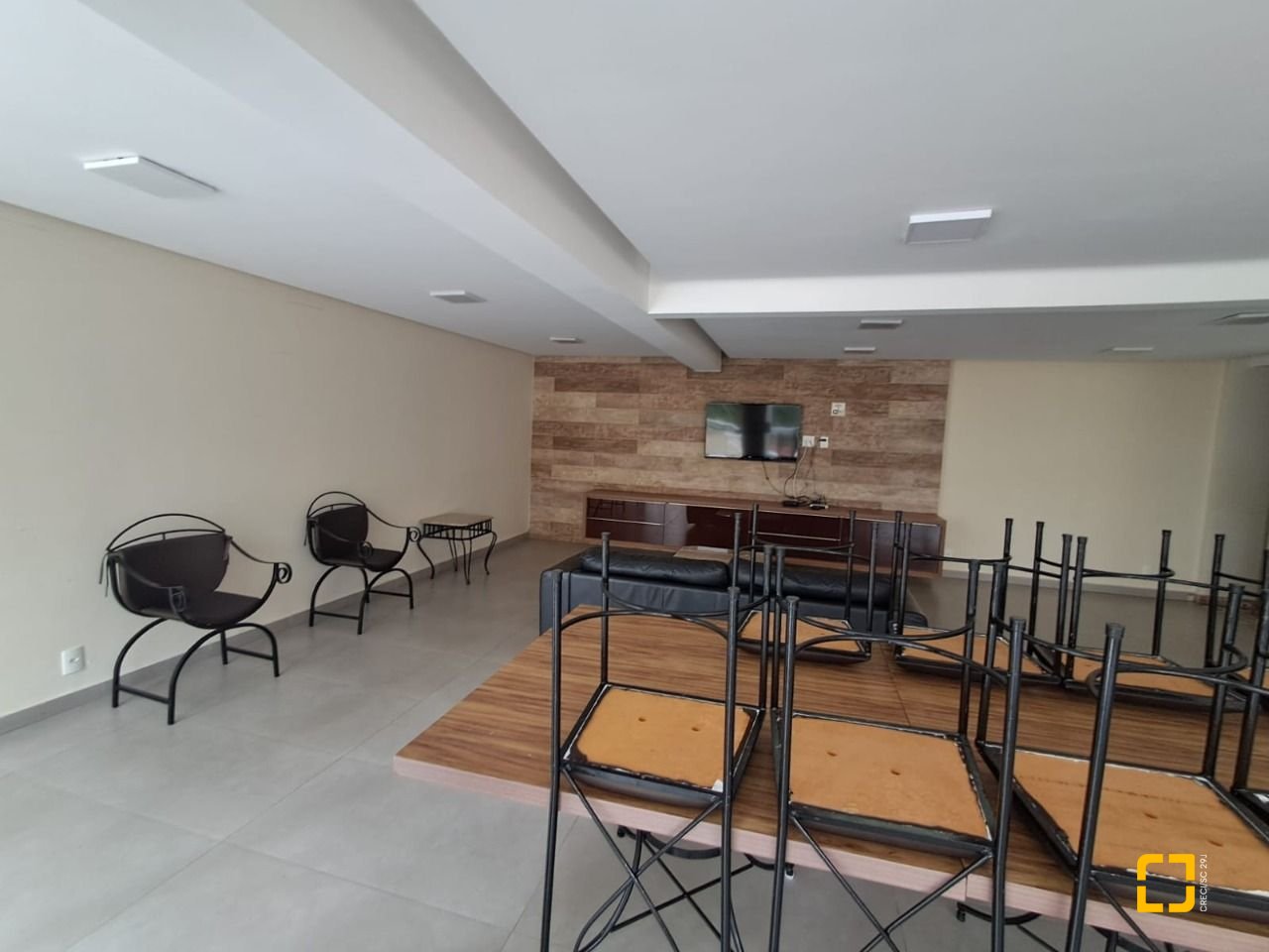 Apartamento com 88m², 4 quartos (sendo 1 suíte), 1 garagem, no bairro Centro em Florianópolis