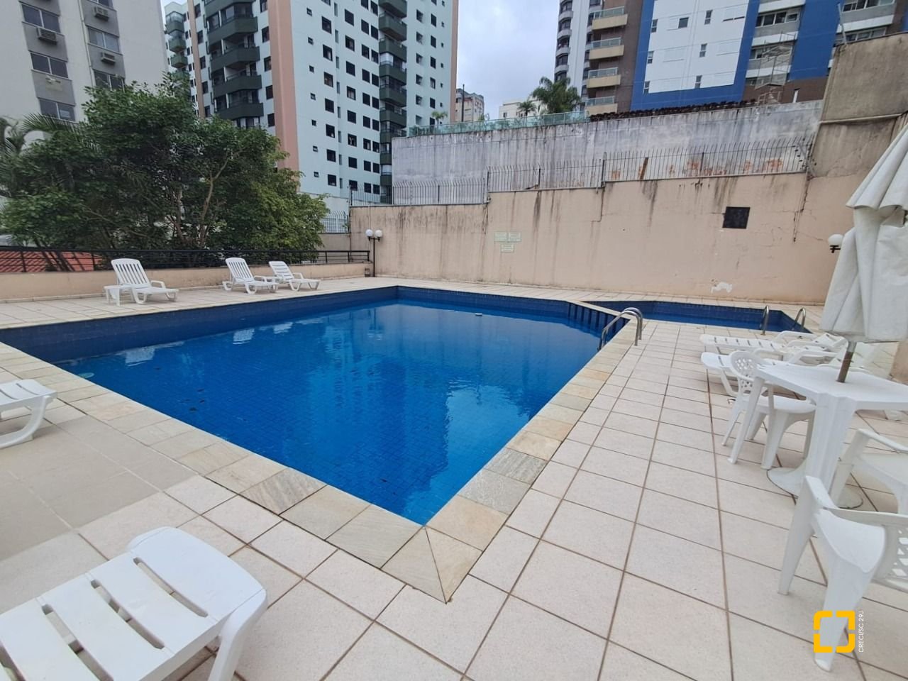 Apartamento com 88m², 4 quartos (sendo 1 suíte), 1 garagem, no bairro Centro em Florianópolis