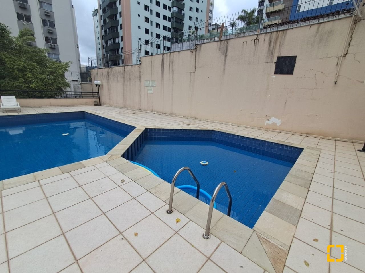 Apartamento com 88m², 4 quartos (sendo 1 suíte), 1 garagem, no bairro Centro em Florianópolis