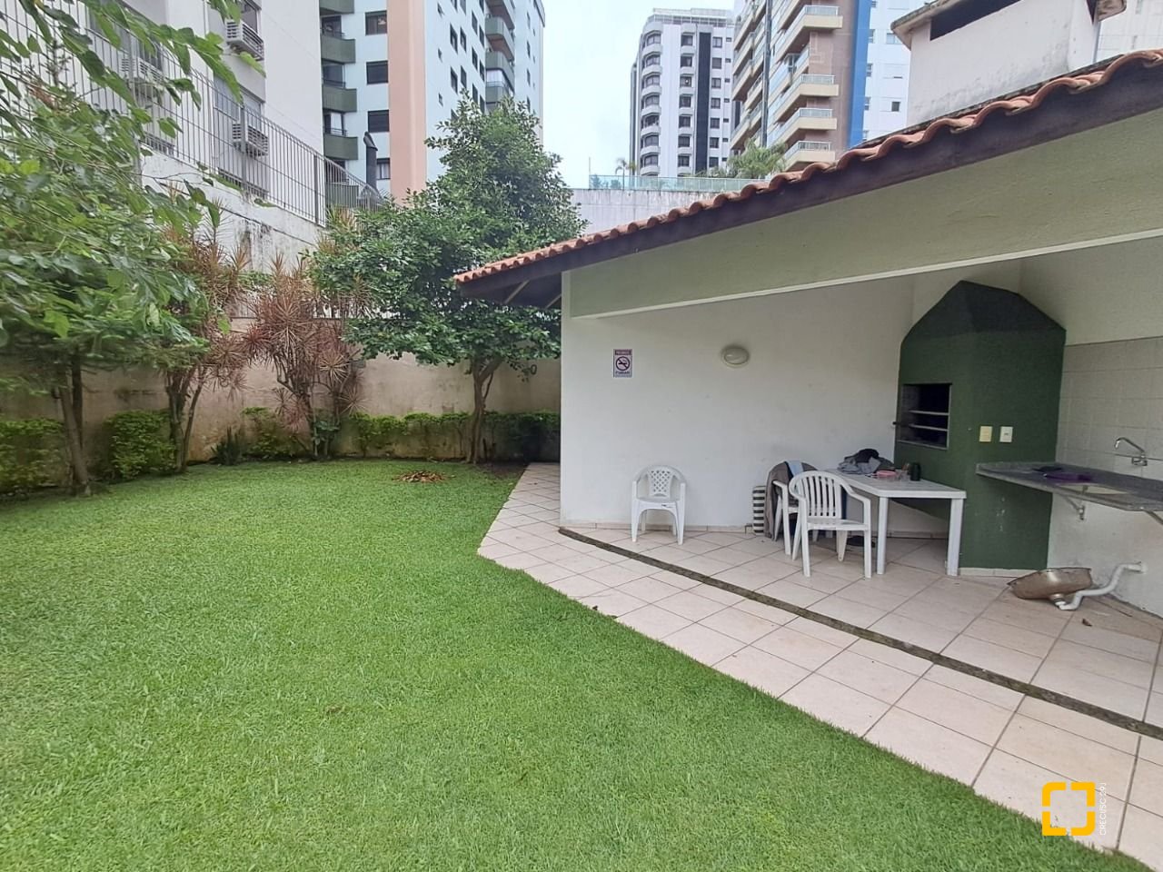 Apartamento com 88m², 4 quartos (sendo 1 suíte), 1 garagem, no bairro Centro em Florianópolis