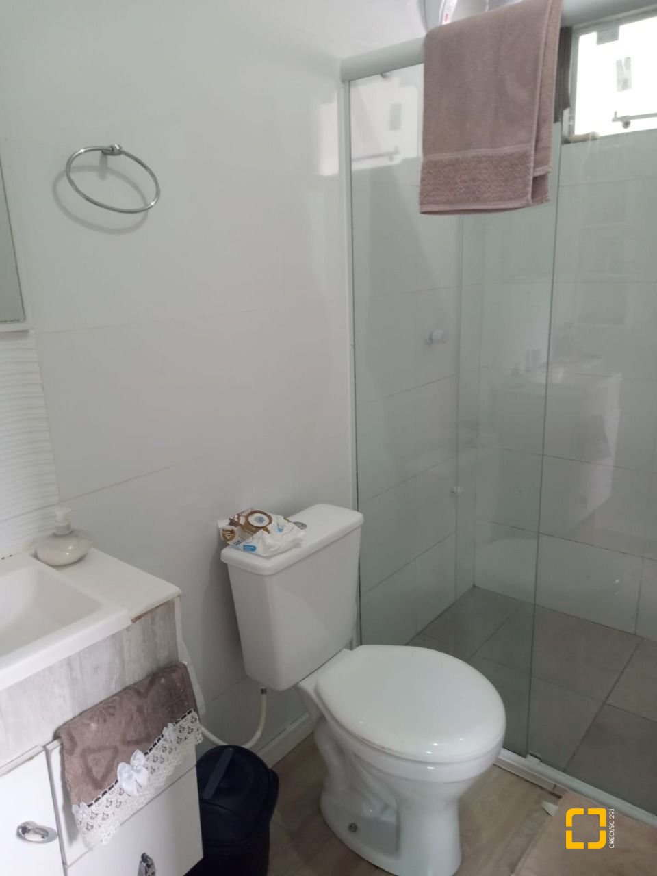 Casa com 56m², 4 quartos (sendo 1 suíte), 4 garagens, no bairro Rio Vermelho em Florianópolis