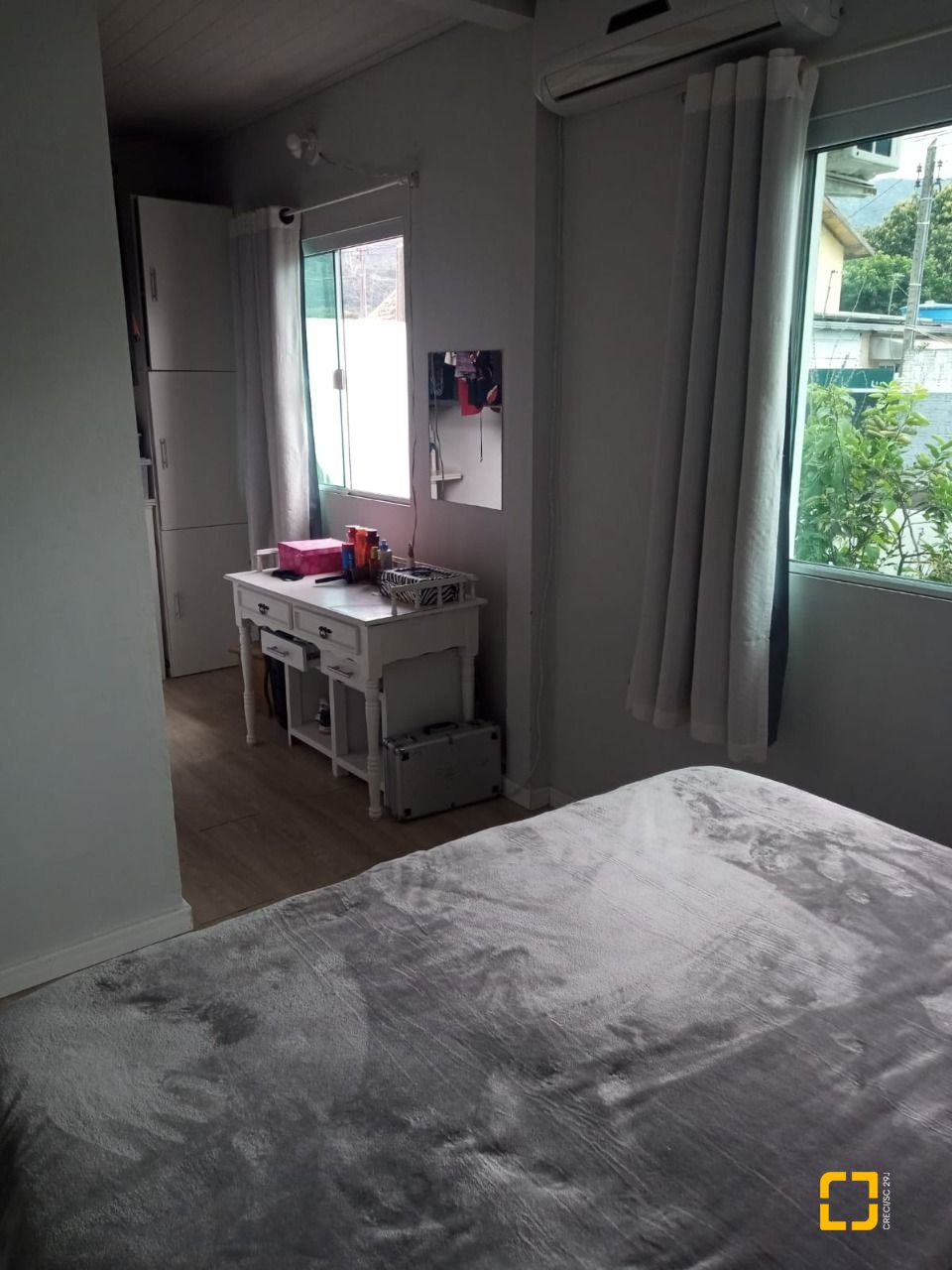Casa com 56m², 4 quartos (sendo 1 suíte), 4 garagens, no bairro Rio Vermelho em Florianópolis