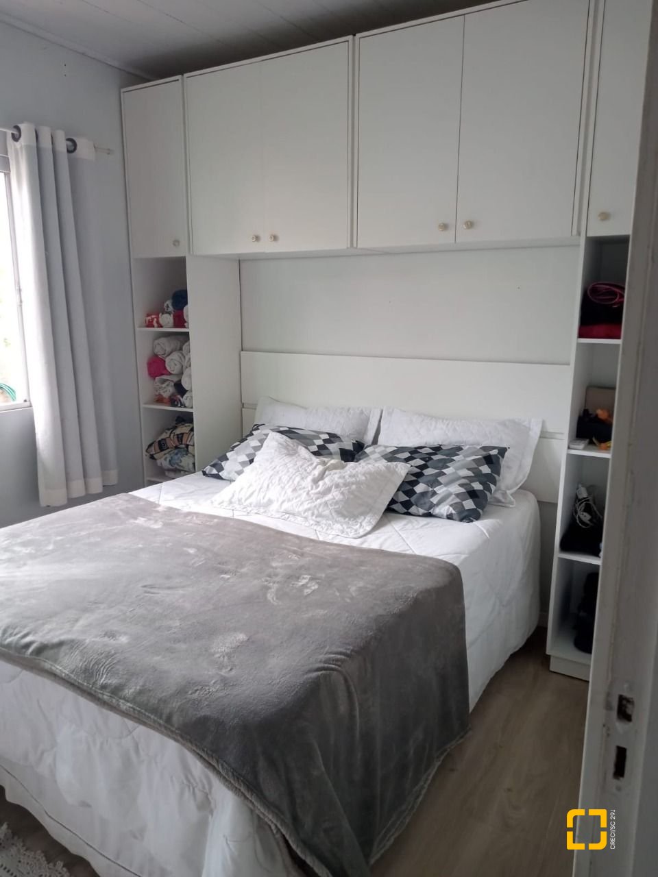 Casa com 56m², 4 quartos (sendo 1 suíte), 4 garagens, no bairro Rio Vermelho em Florianópolis