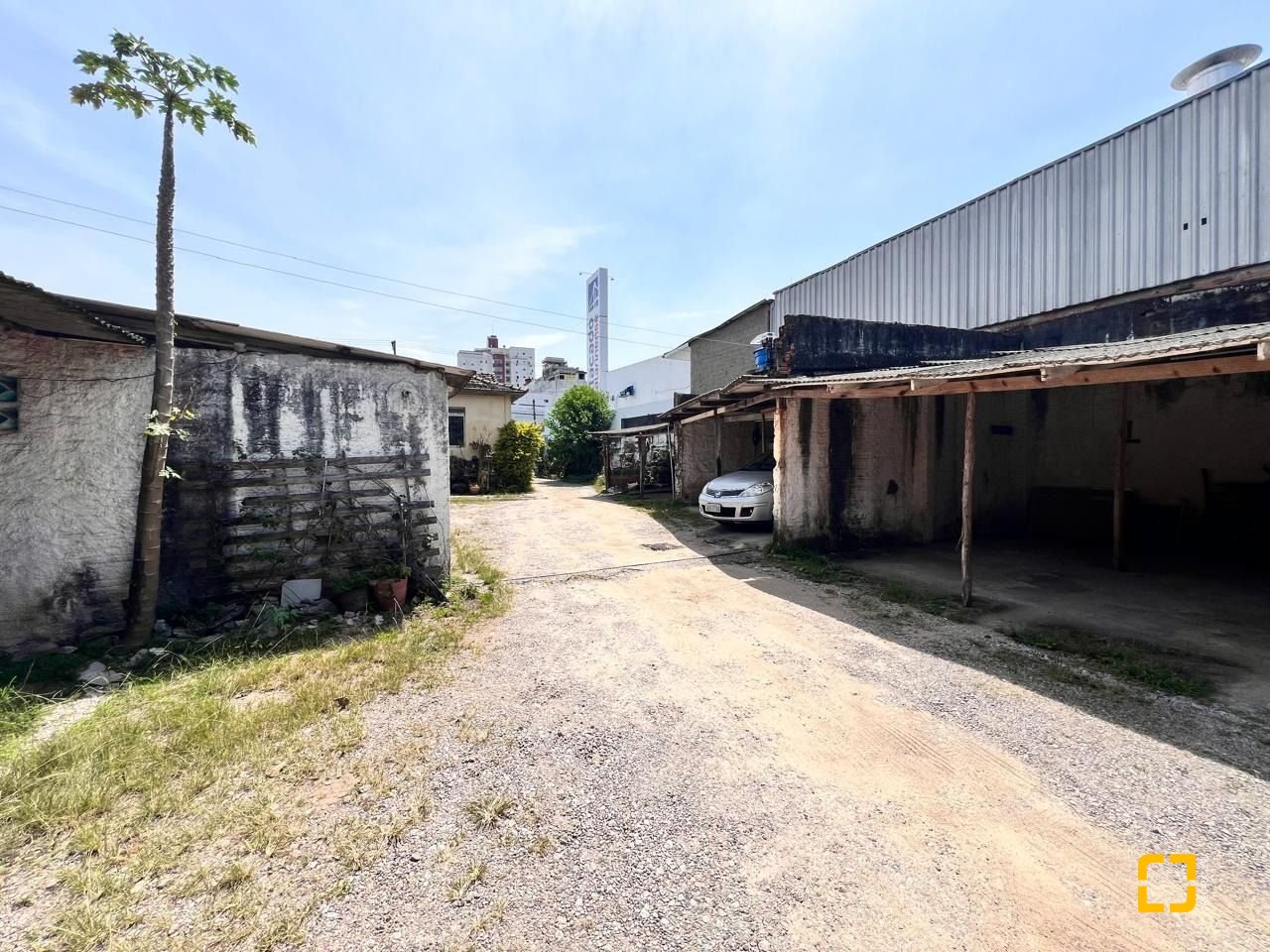 Terreno com 1169m², no bairro Estreito em Florianópolis