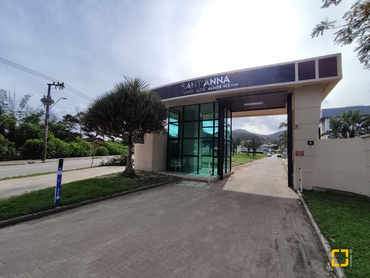 Casa com 327m², 8 quartos (sendo 3 suítes), 4 garagens, no bairro Ingleses em Florianópolis