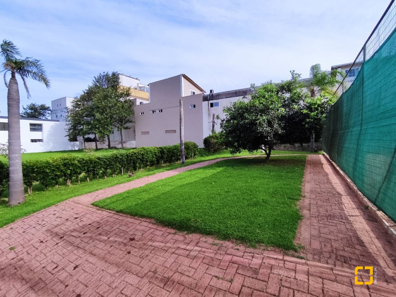 Casa com 327m², 8 quartos (sendo 3 suítes), 4 garagens, no bairro Ingleses em Florianópolis