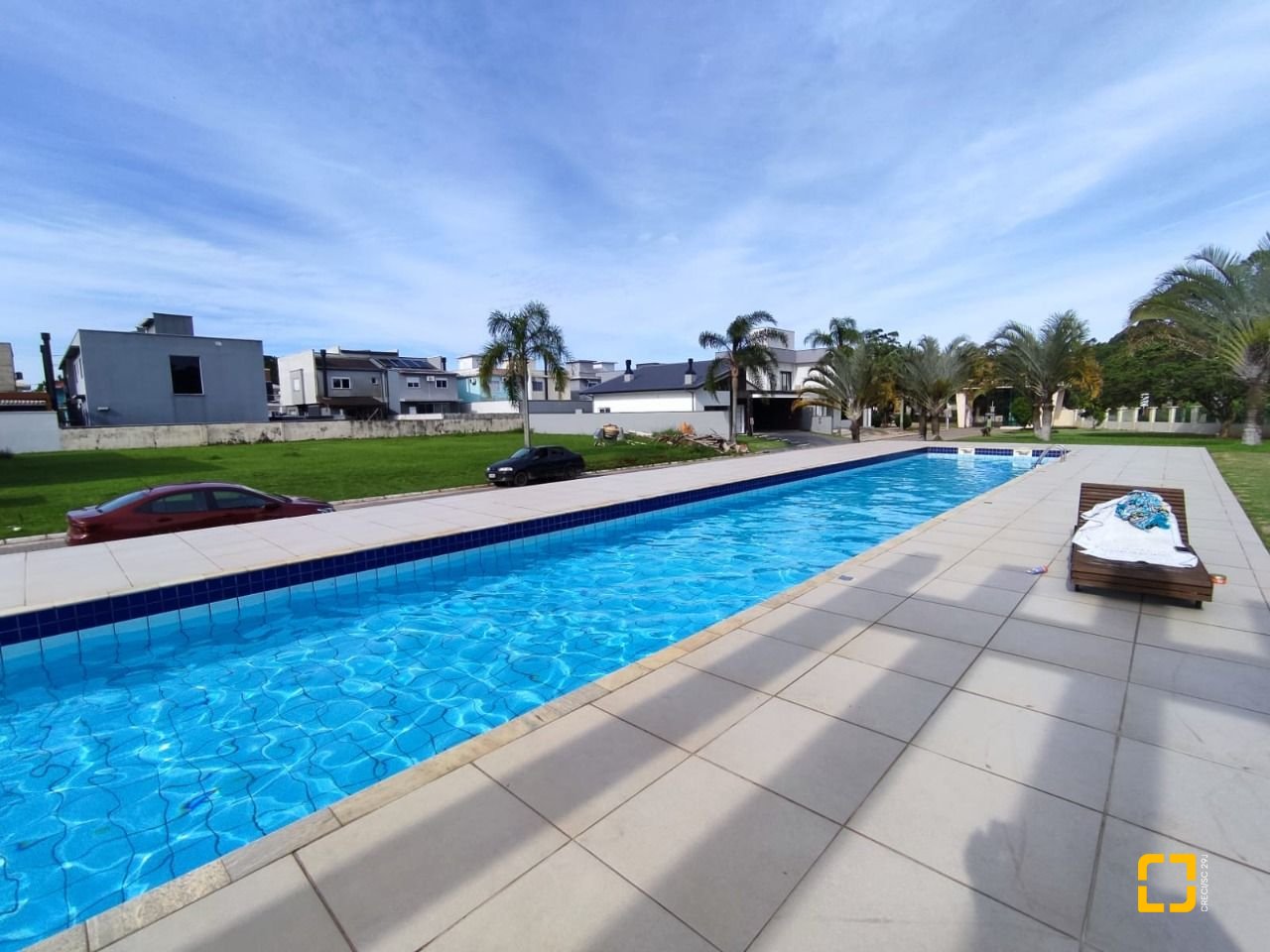 Casa com 327m², 8 quartos (sendo 3 suítes), 4 garagens, no bairro Ingleses em Florianópolis