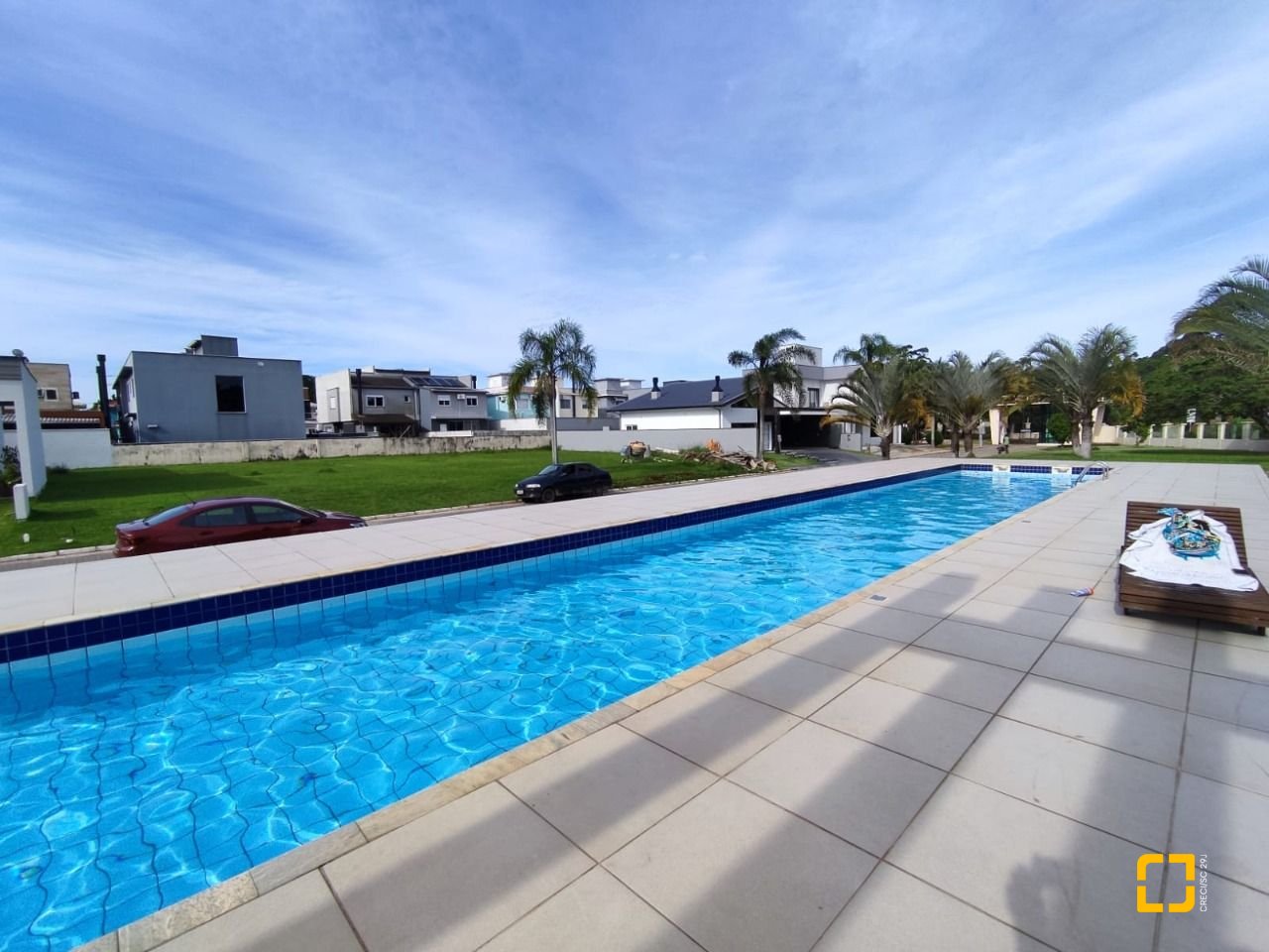 Casa com 327m², 8 quartos (sendo 3 suítes), 4 garagens, no bairro Ingleses em Florianópolis