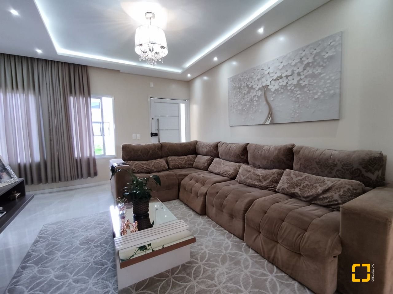Casa com 327m², 8 quartos (sendo 3 suítes), 4 garagens, no bairro Ingleses em Florianópolis