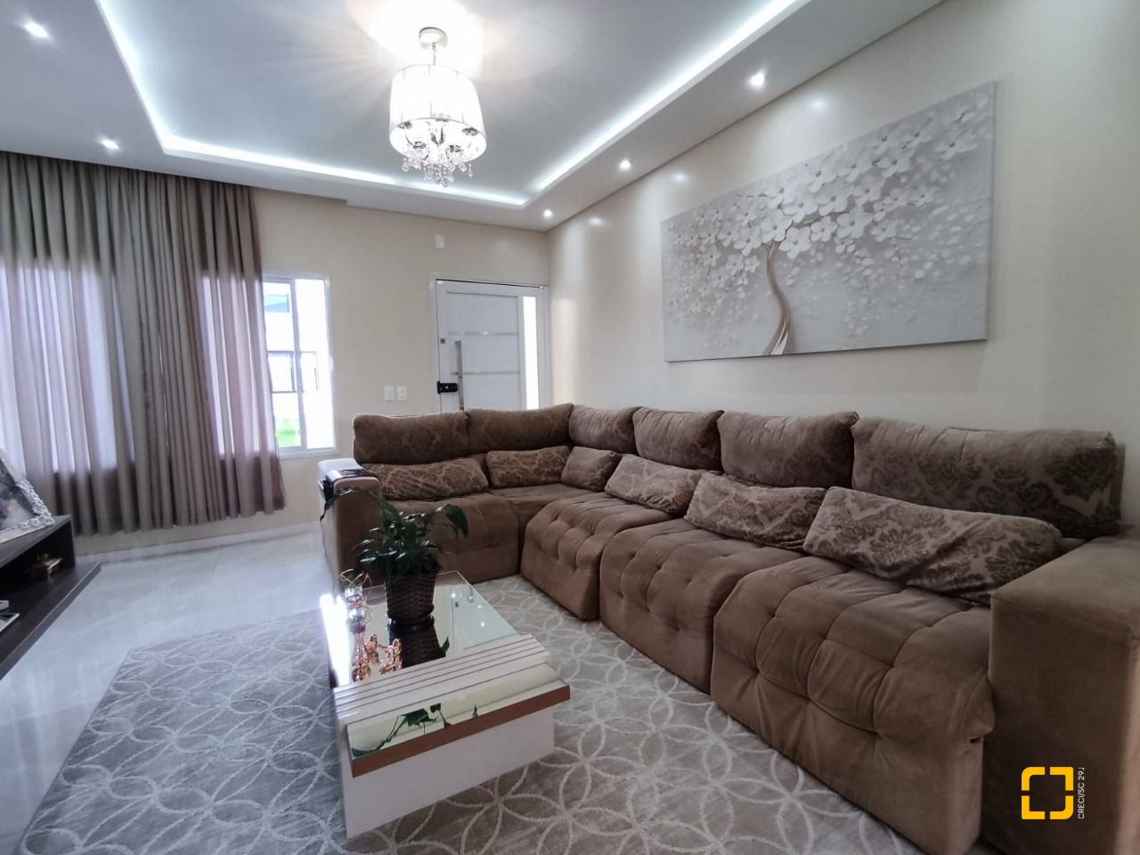 Casa com 327m², 8 quartos (sendo 3 suítes), 4 garagens, no bairro Ingleses em Florianópolis