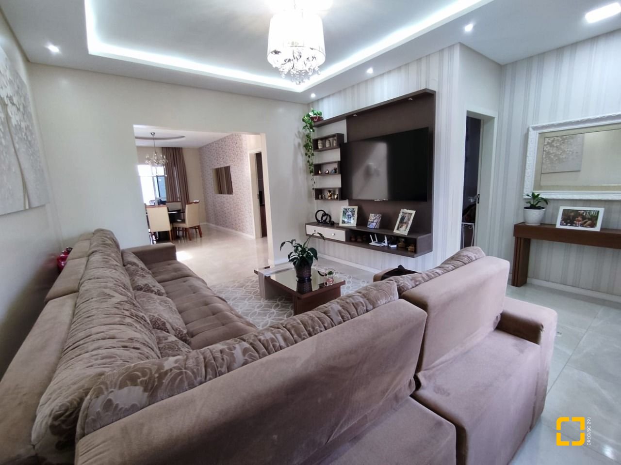 Casa com 327m², 8 quartos (sendo 3 suítes), 4 garagens, no bairro Ingleses em Florianópolis