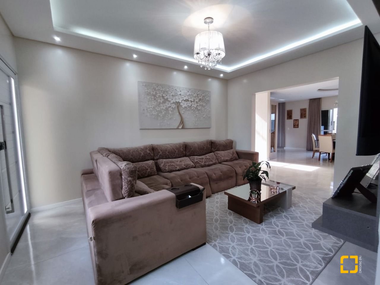 Casa com 327m², 8 quartos (sendo 3 suítes), 4 garagens, no bairro Ingleses em Florianópolis