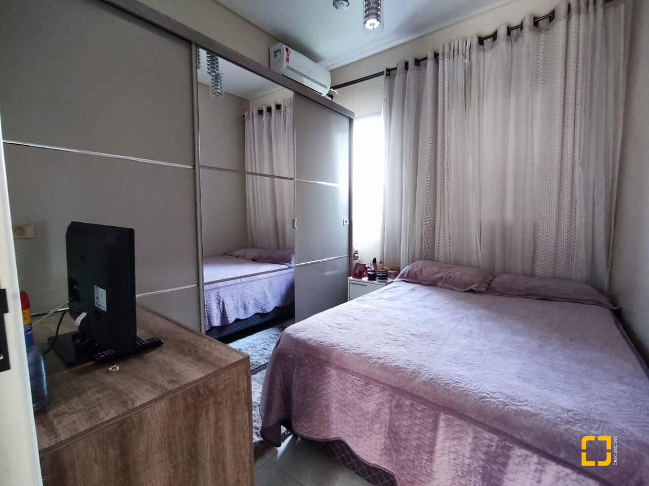 Casa com 327m², 8 quartos (sendo 3 suítes), 4 garagens, no bairro Ingleses em Florianópolis
