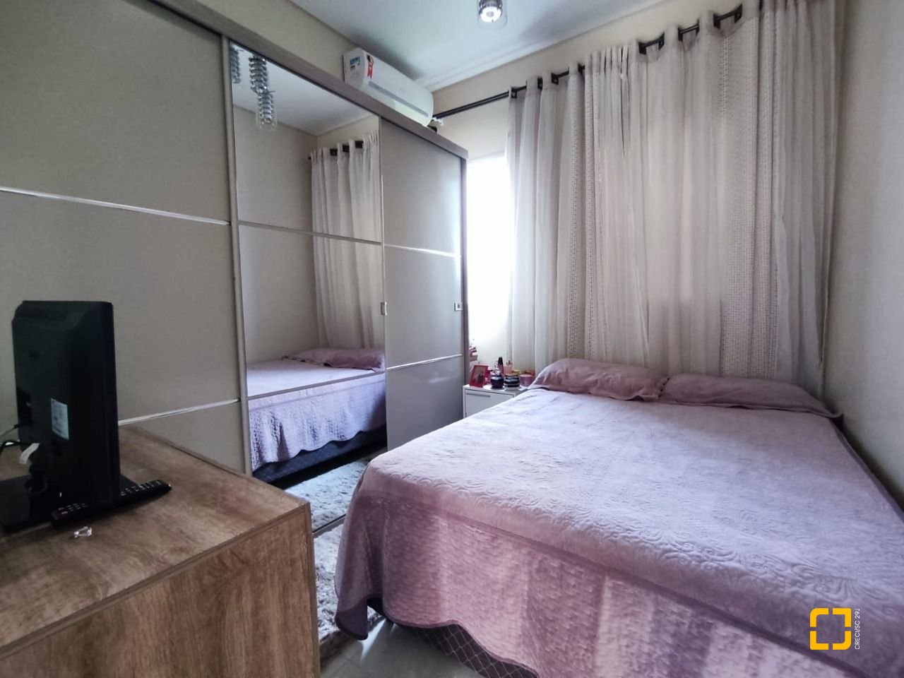Casa com 327m², 8 quartos (sendo 3 suítes), 4 garagens, no bairro Ingleses em Florianópolis