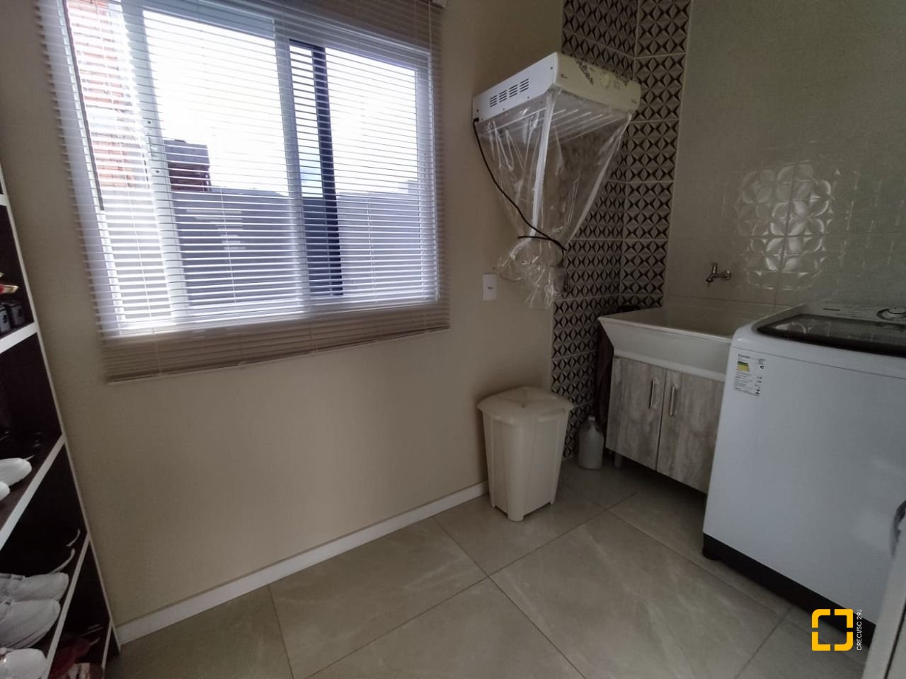 Casa com 327m², 8 quartos (sendo 3 suítes), 4 garagens, no bairro Ingleses em Florianópolis