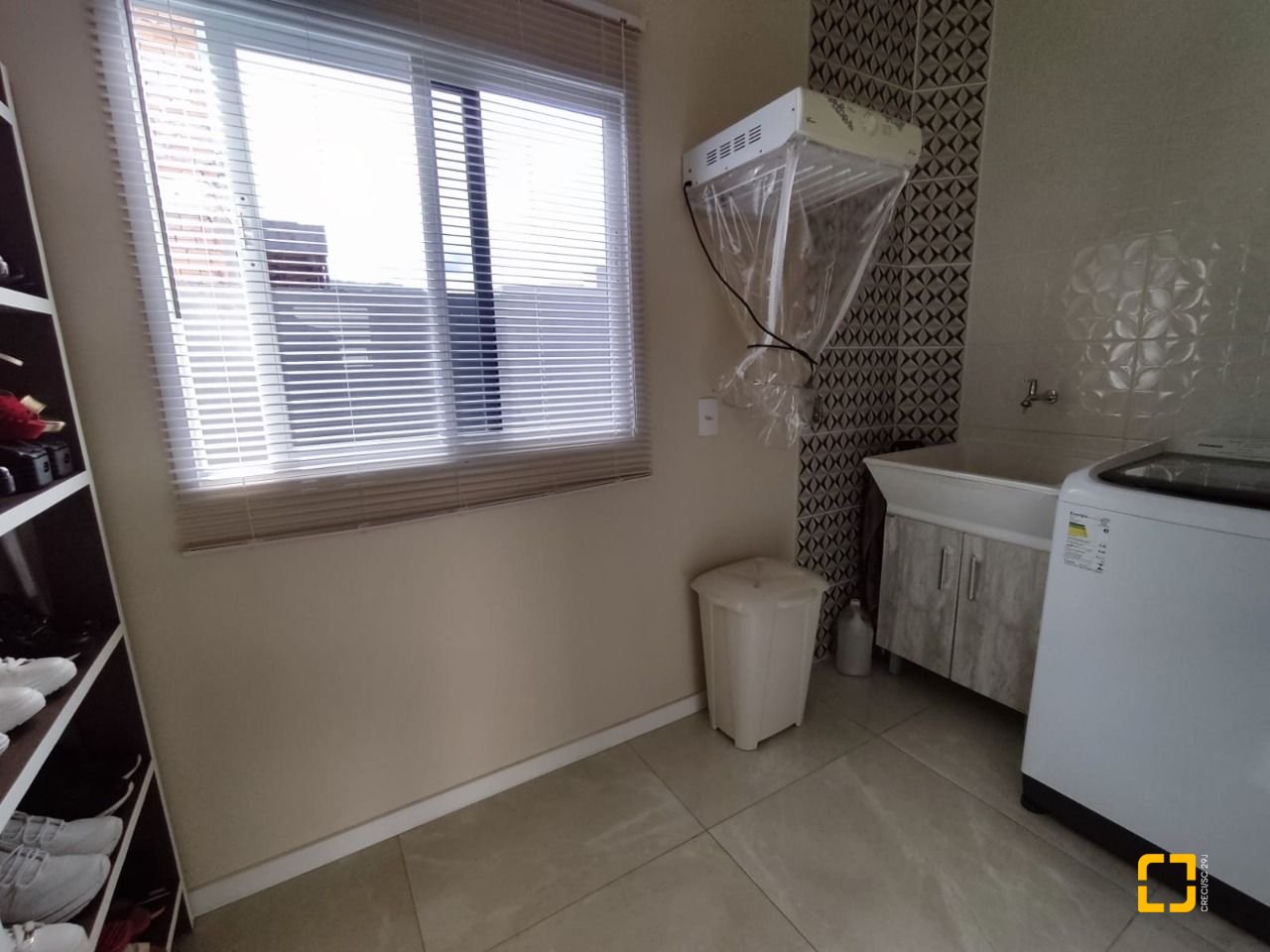 Casa com 327m², 8 quartos (sendo 3 suítes), 4 garagens, no bairro Ingleses em Florianópolis