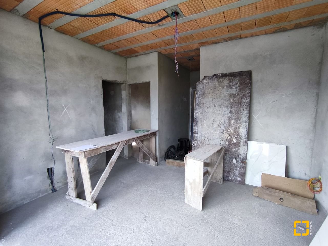 Casa com 327m², 8 quartos (sendo 3 suítes), 4 garagens, no bairro Ingleses em Florianópolis
