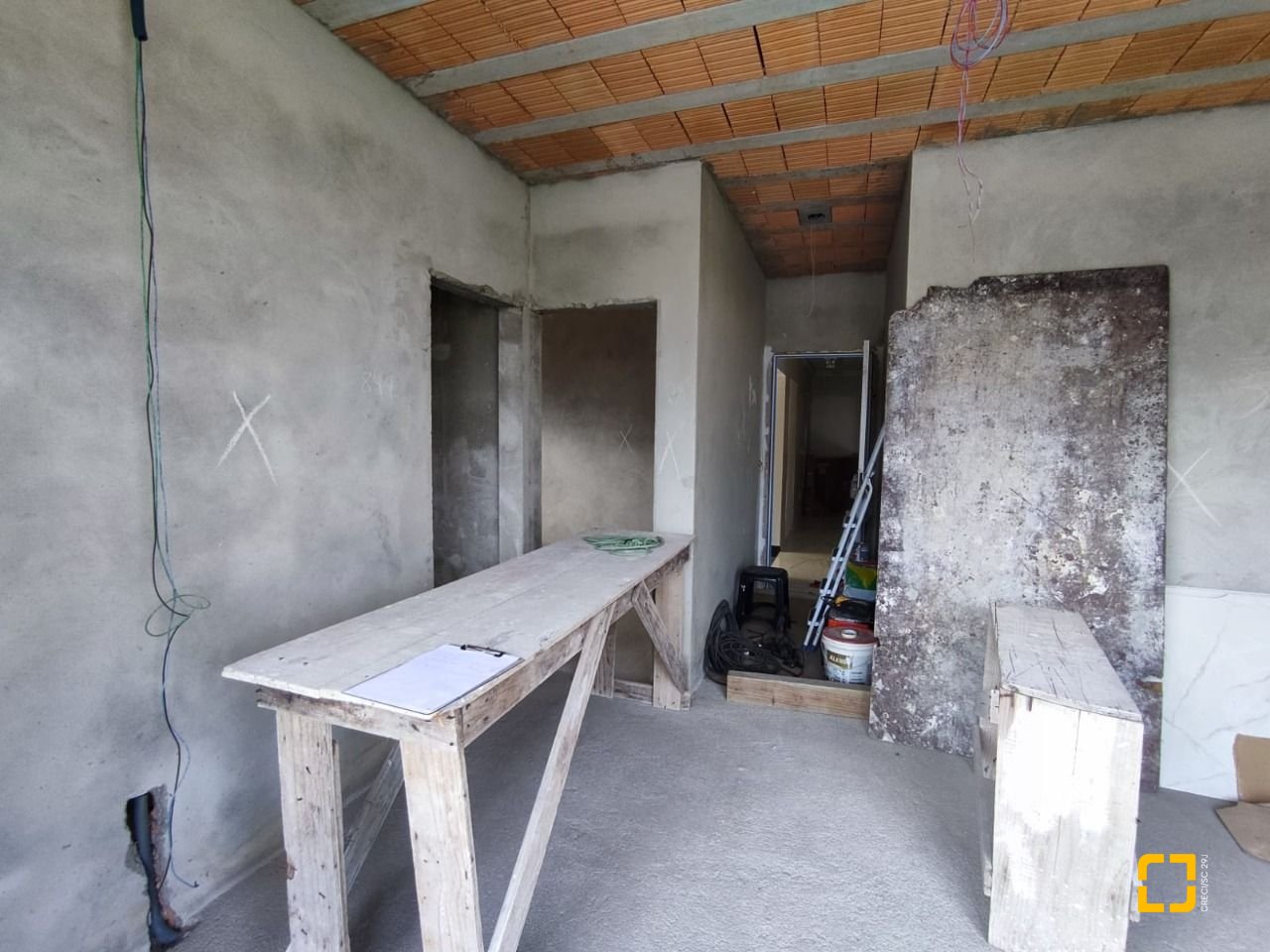 Casa com 327m², 8 quartos (sendo 3 suítes), 4 garagens, no bairro Ingleses em Florianópolis