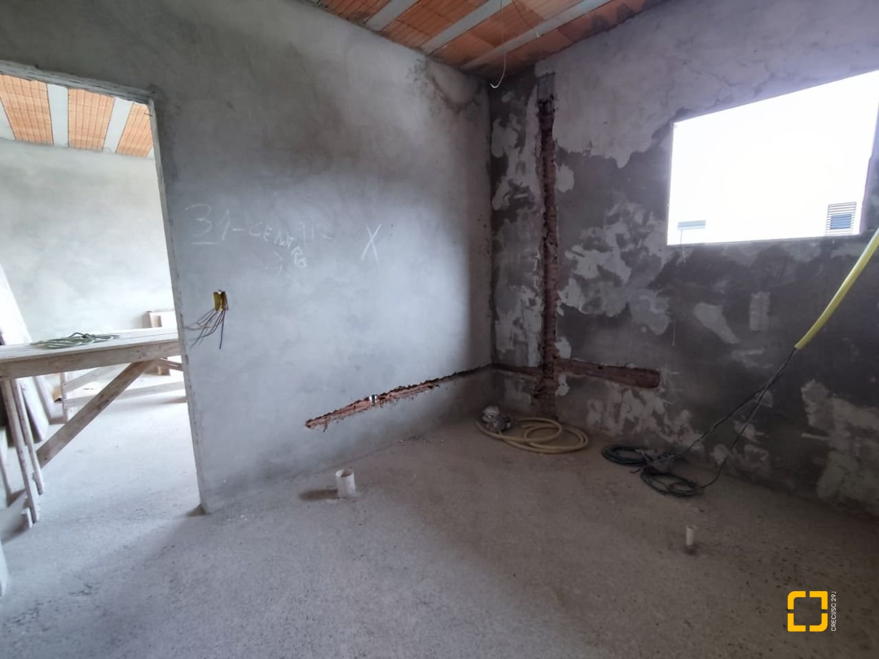 Casa com 327m², 8 quartos (sendo 3 suítes), 4 garagens, no bairro Ingleses em Florianópolis