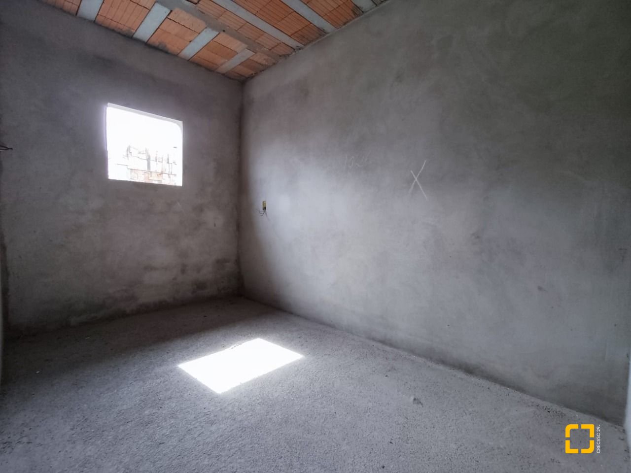 Casa com 327m², 8 quartos (sendo 3 suítes), 4 garagens, no bairro Ingleses em Florianópolis