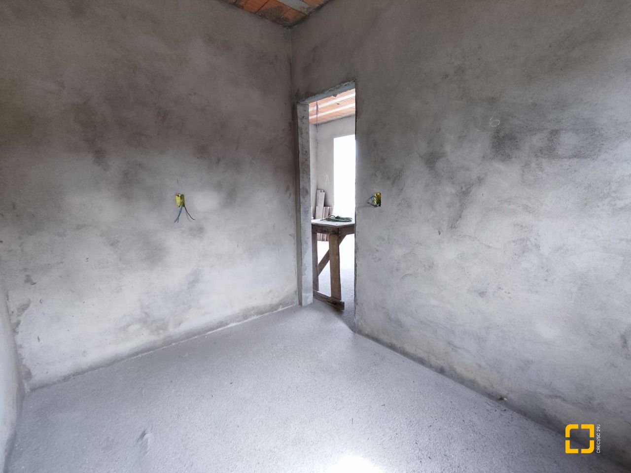 Casa com 327m², 8 quartos (sendo 3 suítes), 4 garagens, no bairro Ingleses em Florianópolis