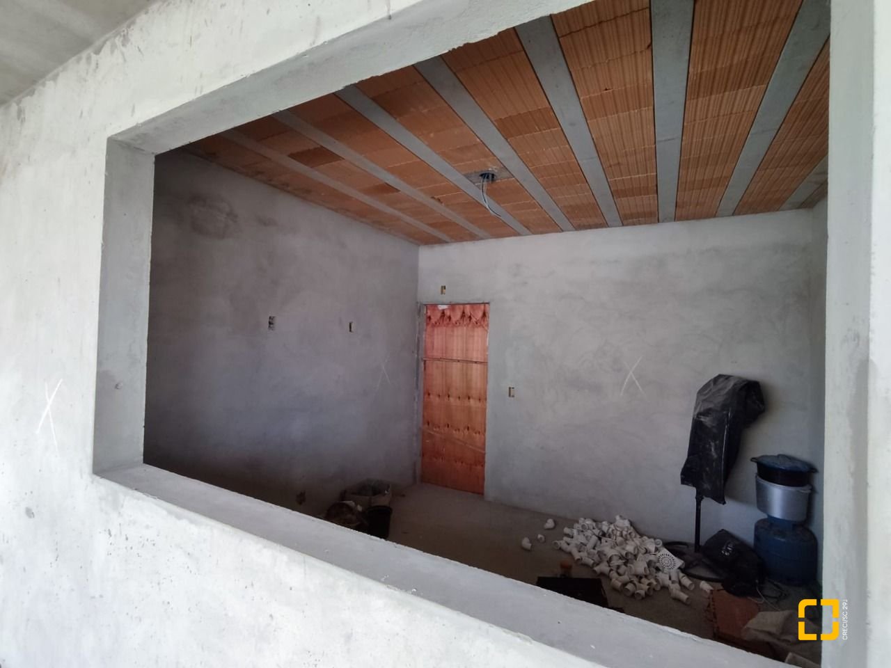 Casa com 327m², 8 quartos (sendo 3 suítes), 4 garagens, no bairro Ingleses em Florianópolis