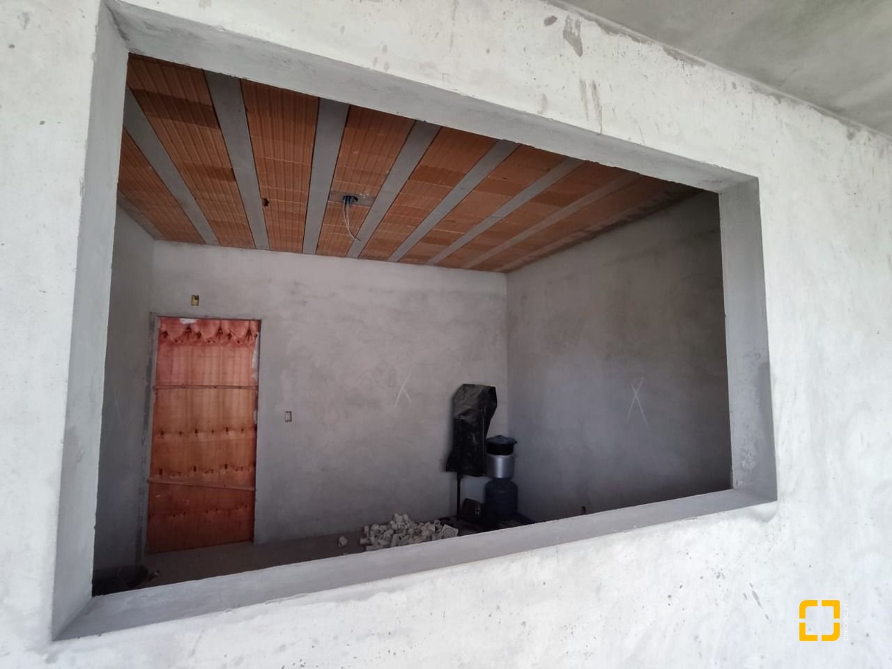 Casa com 327m², 8 quartos (sendo 3 suítes), 4 garagens, no bairro Ingleses em Florianópolis