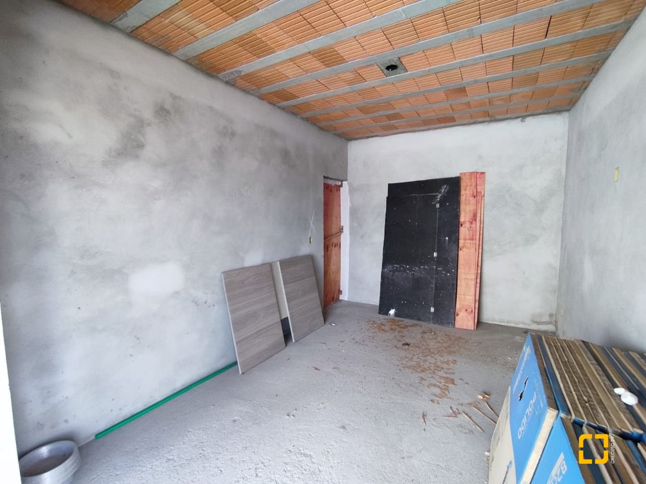 Casa com 327m², 8 quartos (sendo 3 suítes), 4 garagens, no bairro Ingleses em Florianópolis
