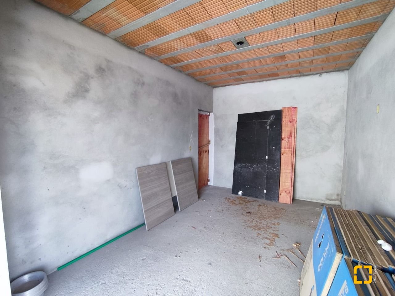 Casa com 327m², 8 quartos (sendo 3 suítes), 4 garagens, no bairro Ingleses em Florianópolis