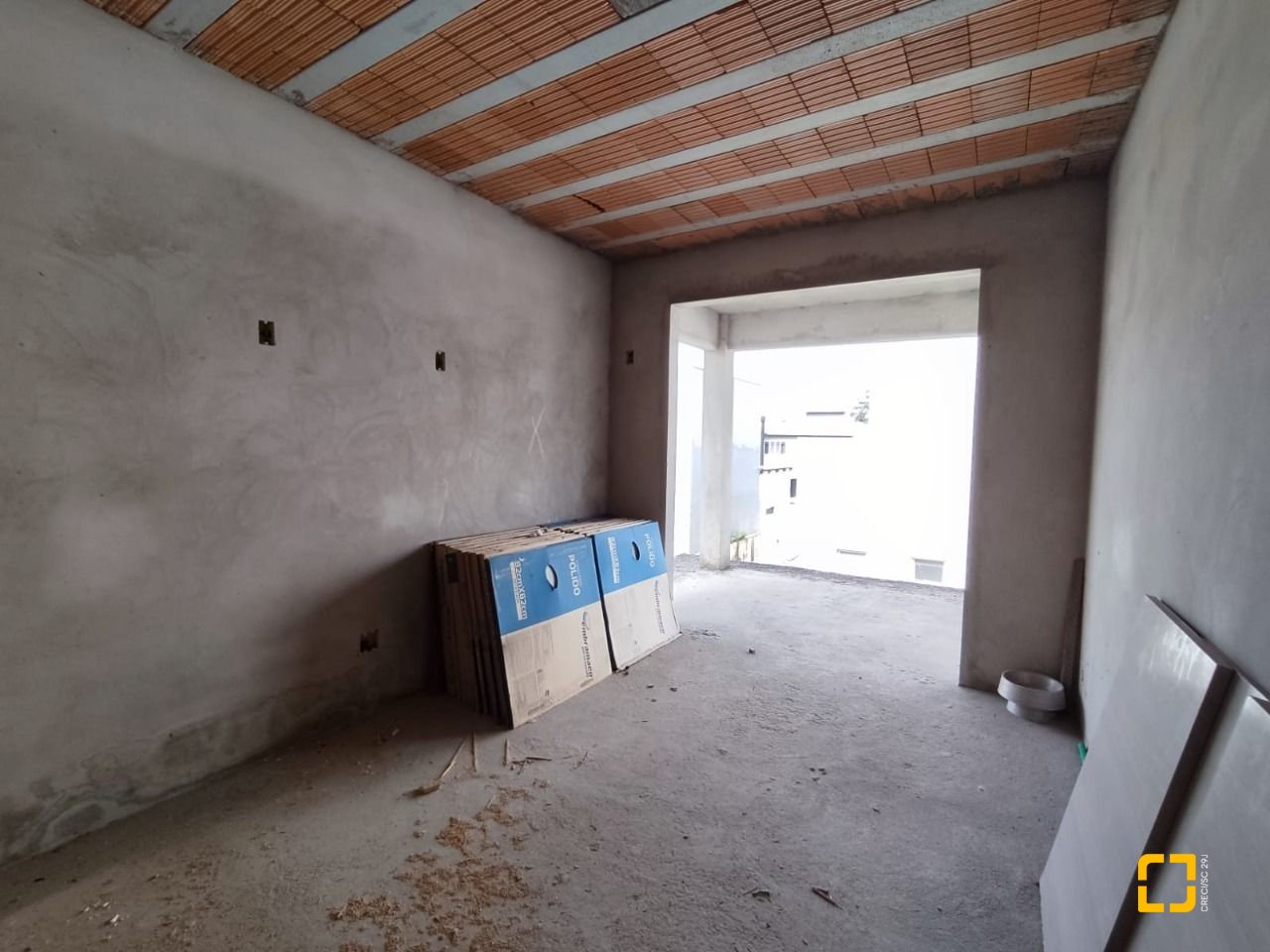 Casa com 327m², 8 quartos (sendo 3 suítes), 4 garagens, no bairro Ingleses em Florianópolis