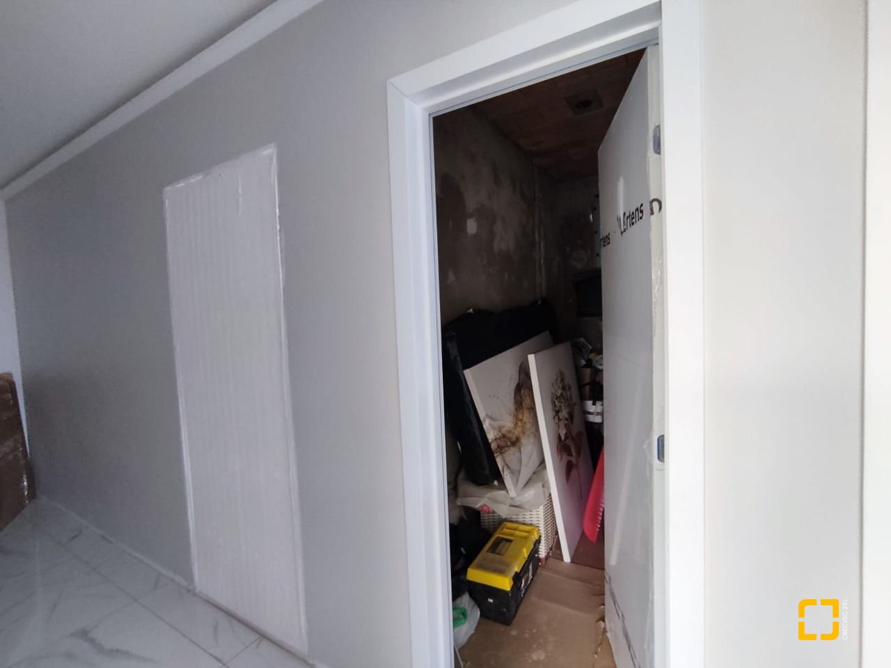 Casa com 327m², 8 quartos (sendo 3 suítes), 4 garagens, no bairro Ingleses em Florianópolis
